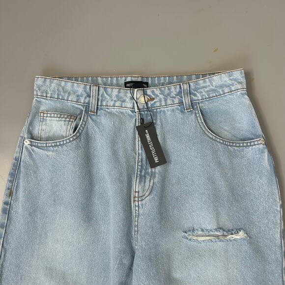 Pretty Little Thing Straight Leg Jeans in Blue Light Wash - Picture 6 of 10